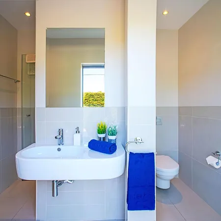 Pine Hills Diamante-12 By Interhome فيلامورا